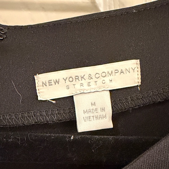 New York & Company Women’s Black Women's office Dress size Medium bell sleeves - Picture 4 of 6